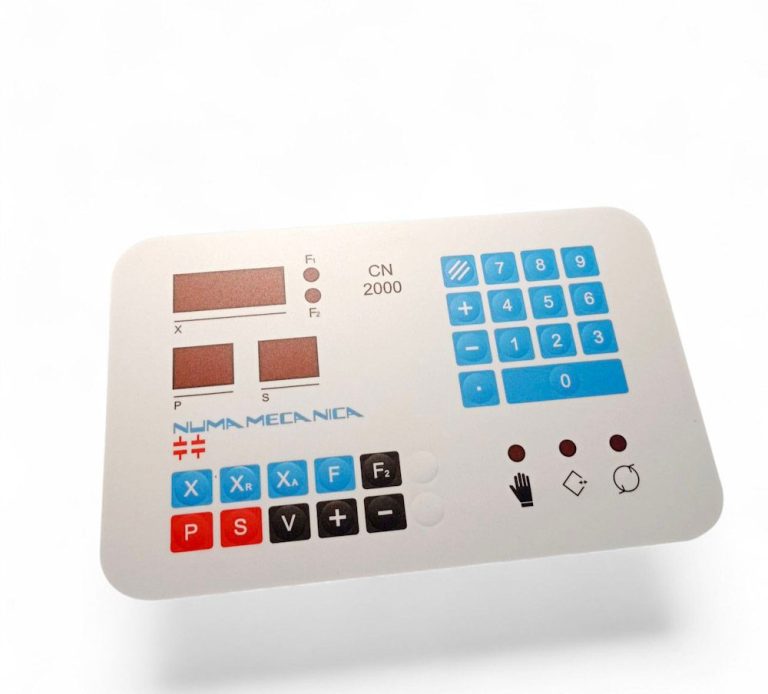 carátula de policarbonato para maquinaria carátula de policarbonato con botones y ranuras, fondo blanco y detalles rojos para maquinaria