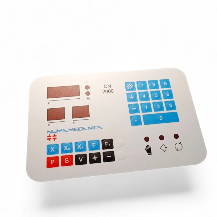 carátula de policarbonato de Cao Ingtec Panel de control con botones y pantallas para programación y ajustes. Teclado de membrana